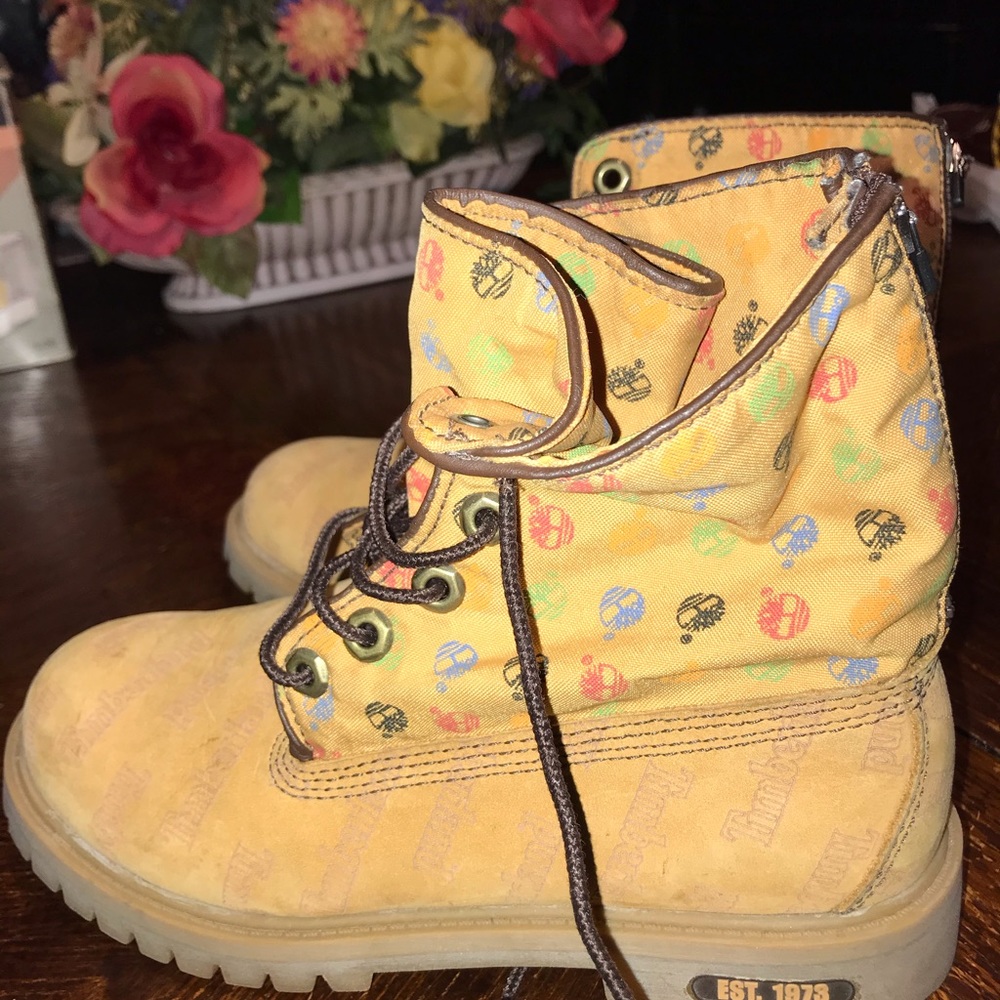 New Timberland Nubuck Zipper Back Boots Size 4.5Y - Picture 2 of 5